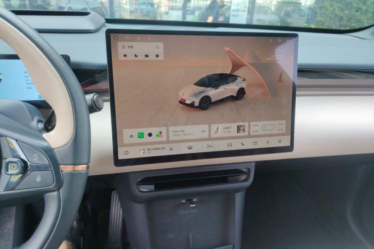 Used Lynk & Co Z20 2025 530 km Range Rear-Wheel Drive Max Audio And AC Panel