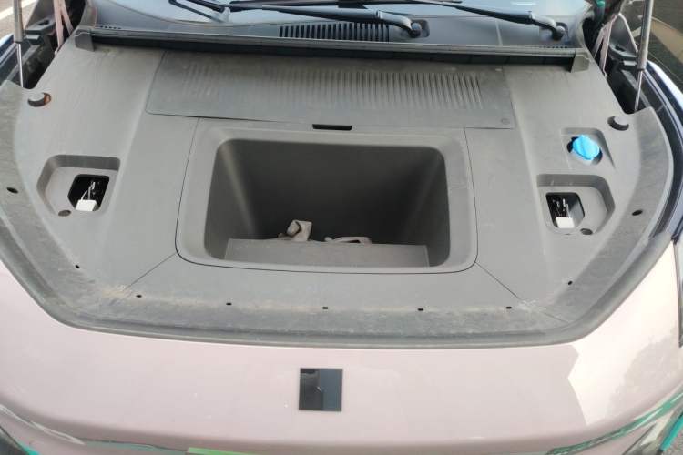 Used Lynk & Co Z20 2025 530 km Range Rear-Wheel Drive Max Engine Bay