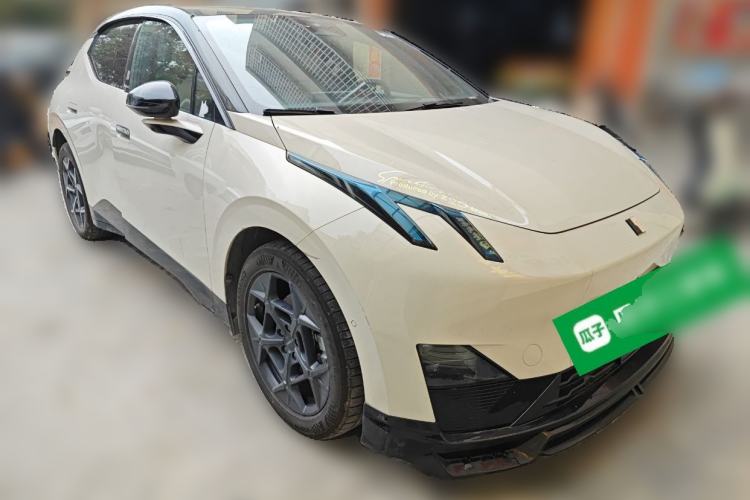 Used Lynk & Co Z20 2025 530 km Range Rear-Wheel Drive Pro Front Right 45 Deg