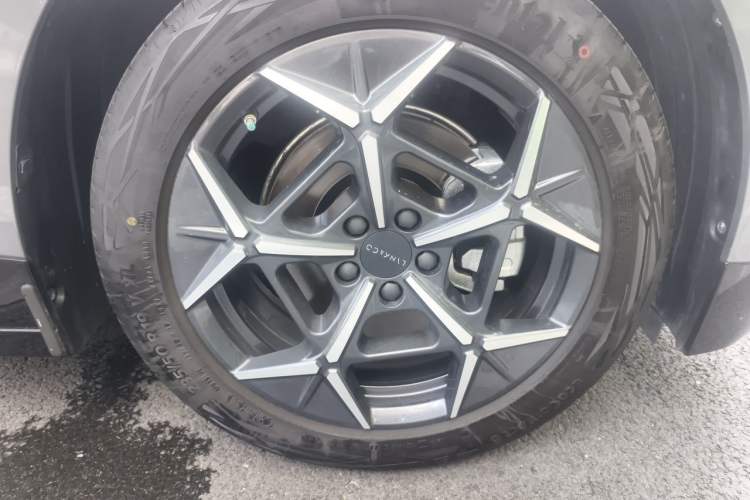 Used Lynk & Co Z20 2025 530 km Range Rear-Wheel Drive Max Right Front Wheel Hub