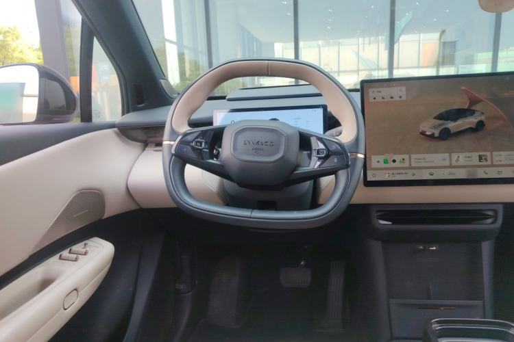 Used Lynk & Co Z20 2025 530 km Range Rear-Wheel Drive Max Steering Wheel