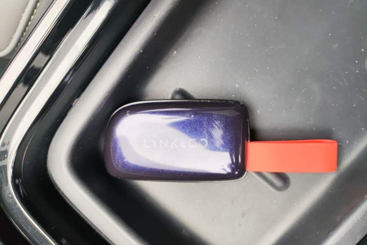 Used Lynk & Co Z20 2025 530 km Range Rear-Wheel Drive Max Vehicle Key
