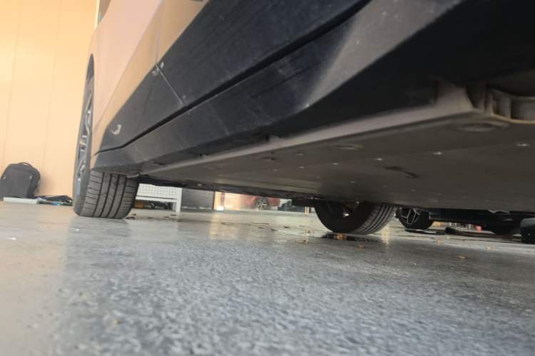 Used Lynk & Co Z20 2025 530 km Range Rear-Wheel Drive Pro Left Side Sill