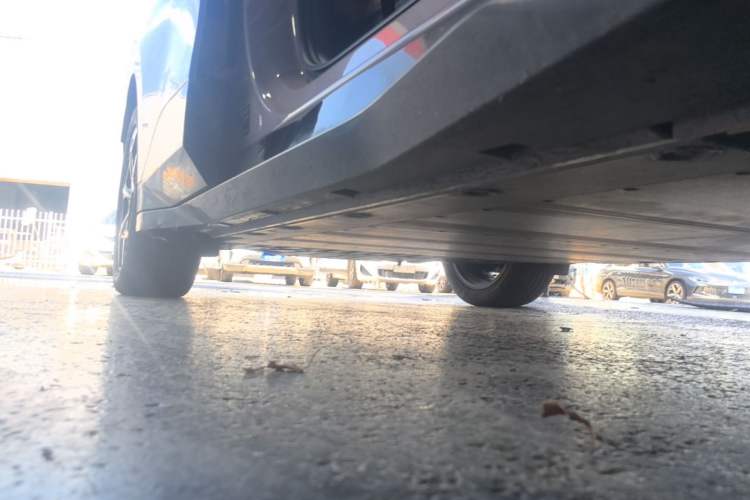 Used Lynk & Co Z20 2025 530 km Range Rear-Wheel Drive Pro Right Side Sill