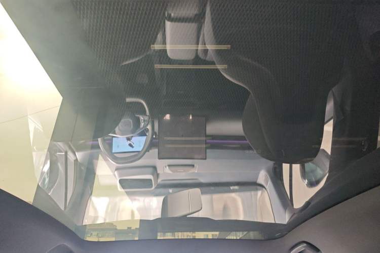 Used Lynk & Co Z20 2025 530 km Range Rear-Wheel Drive Max Headliner