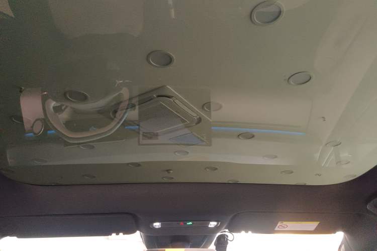 Used Lynk & Co Z20 2025 530 km Range Rear-Wheel Drive Pro Headliner