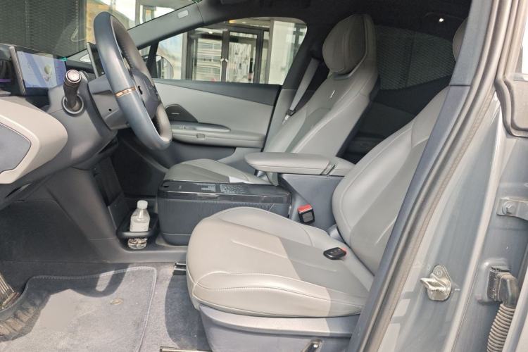 Used Lynk & Co Z20 2025 530 km Range Rear-Wheel Drive Max Left Front Seat