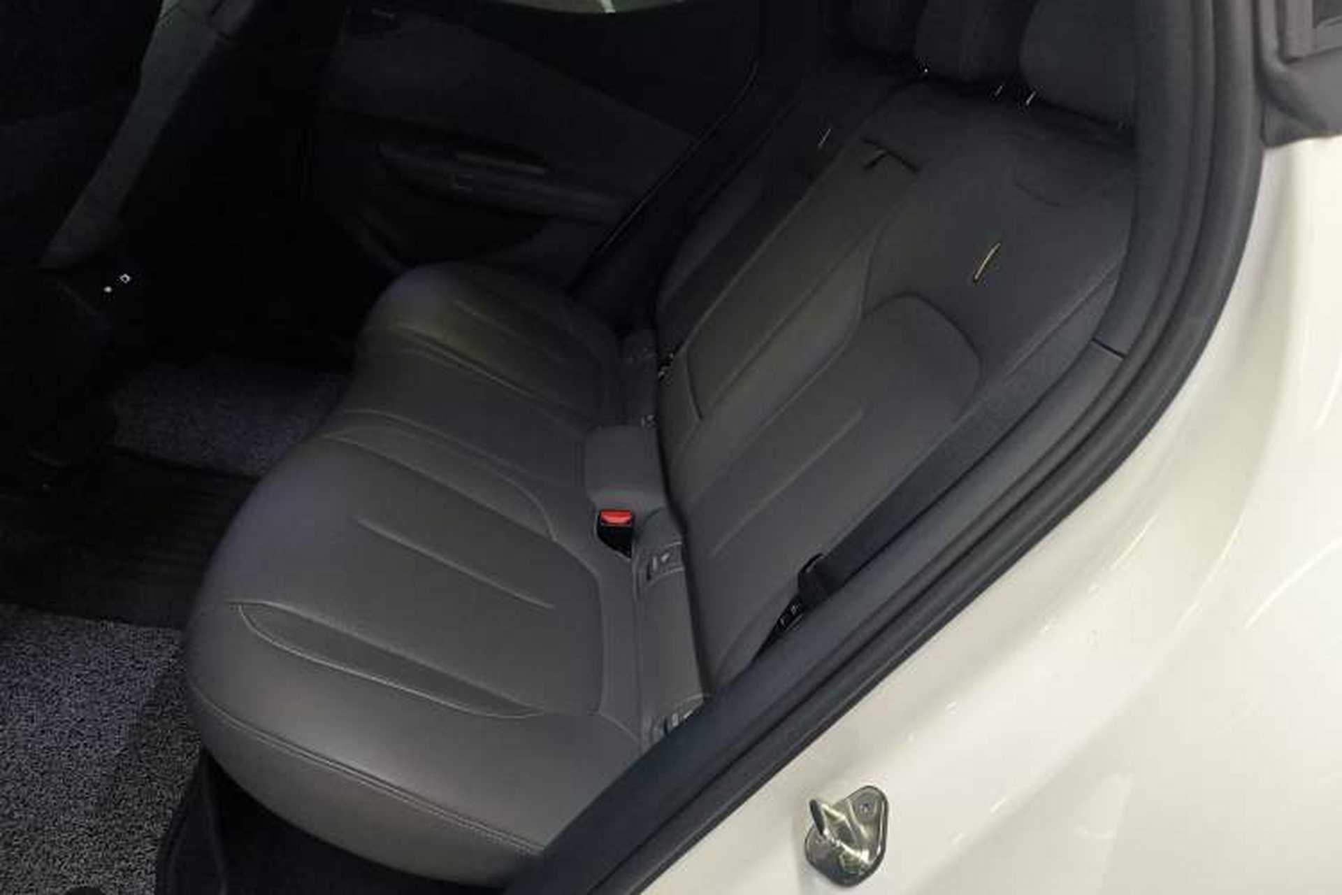 Used Lynk & Co Z20 2025 530 km Range Rear-Wheel Drive Pro Left Rear Seat