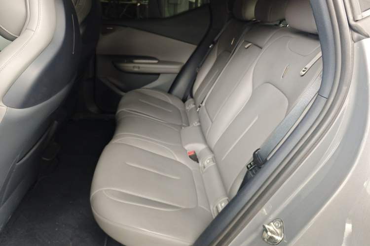 Used Lynk & Co Z20 2025 530 km Range Rear-Wheel Drive Max Left Rear Seat