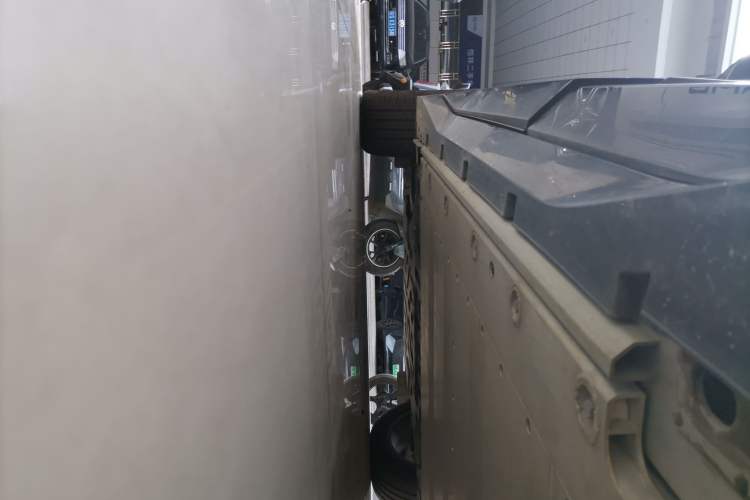 Used Lynk & Co Z20 2025 530 km Range Rear-Wheel Drive Max Left Side Sill