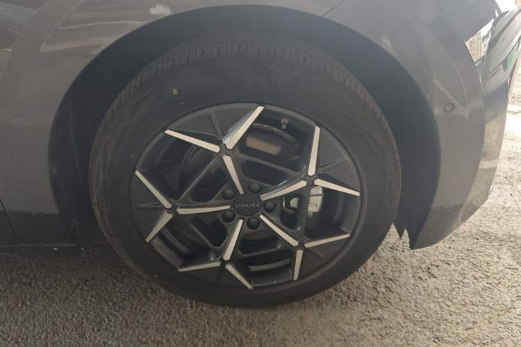 Used Lynk & Co Z20 2025 530 km Range Rear-Wheel Drive Max Right Front Wheel Hub