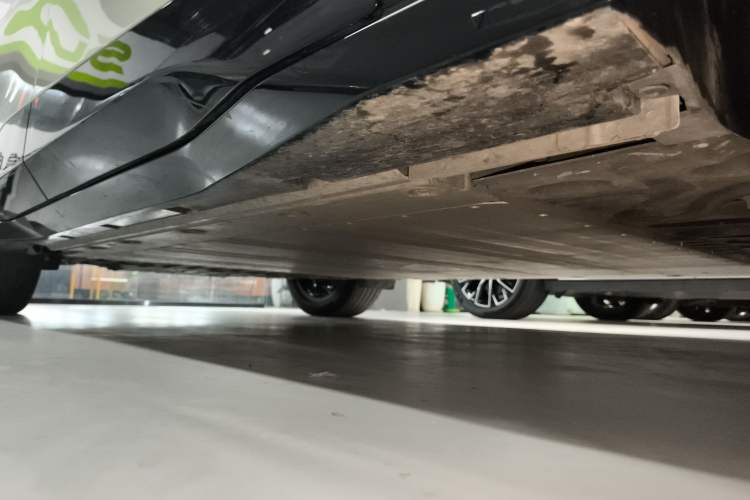 Used Lynk & Co Z20 2025 530 km Range Rear-Wheel Drive Max Right Side Sill