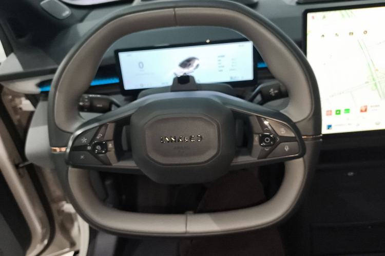 Used Lynk & Co Z20 2025 530 km Range Rear-Wheel Drive Max Steering Wheel