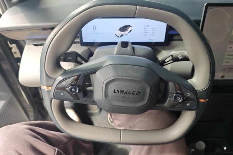 Used Lynk & Co Z20 2025 530 km Range Rear-Wheel Drive Max Steering Wheel