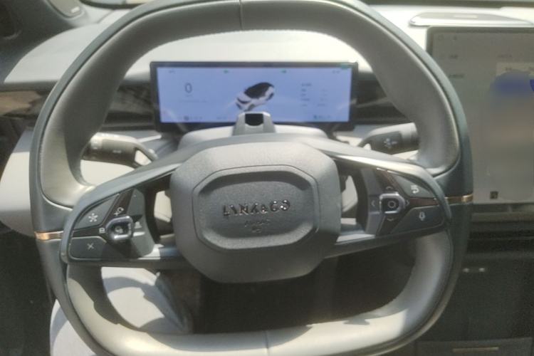 Used Lynk & Co Z20 2025 530 km Range Rear-Wheel Drive Max Steering Wheel