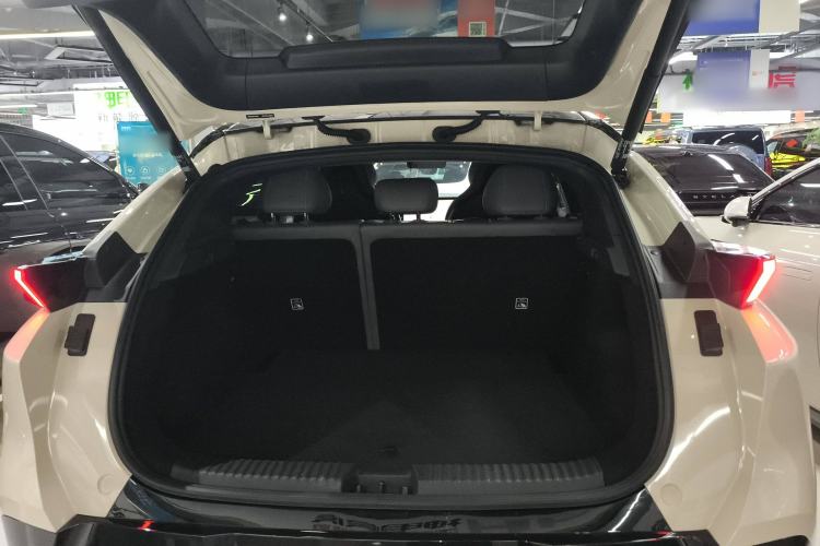 Used Lynk & Co Z20 2025 530 km Range Rear-Wheel Drive Max Trunk