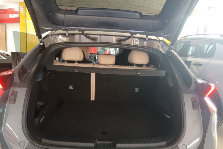 Used Lynk & Co Z20 2025 530 km Range Rear-Wheel Drive Pro Trunk