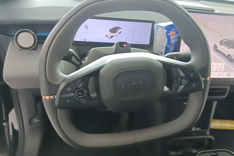 Used Lynk & Co Z20 2025 530 km Range Rear-Wheel Drive Max Steering Wheel