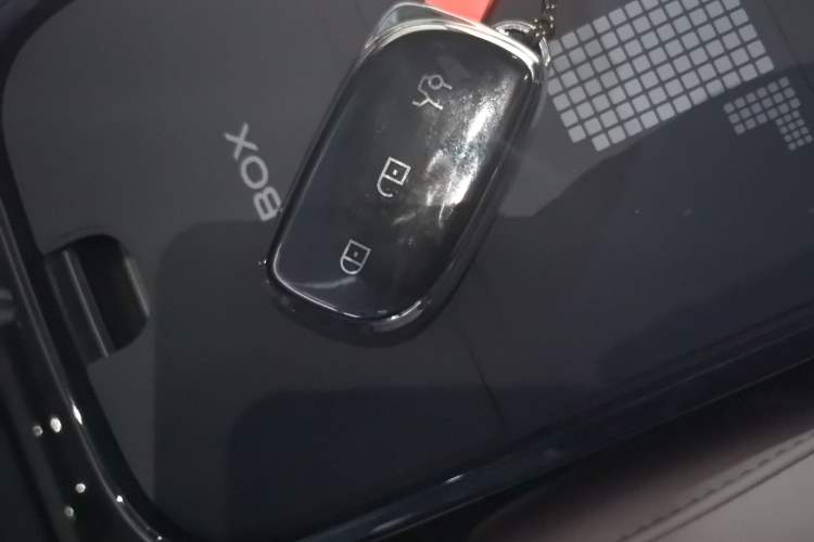 Used Lynk & Co Z20 2025 530 km Range Rear-Wheel Drive Pro Vehicle Key