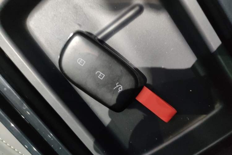 Used Lynk & Co Z20 2025 530 km Range Rear-Wheel Drive Pro Vehicle Key
