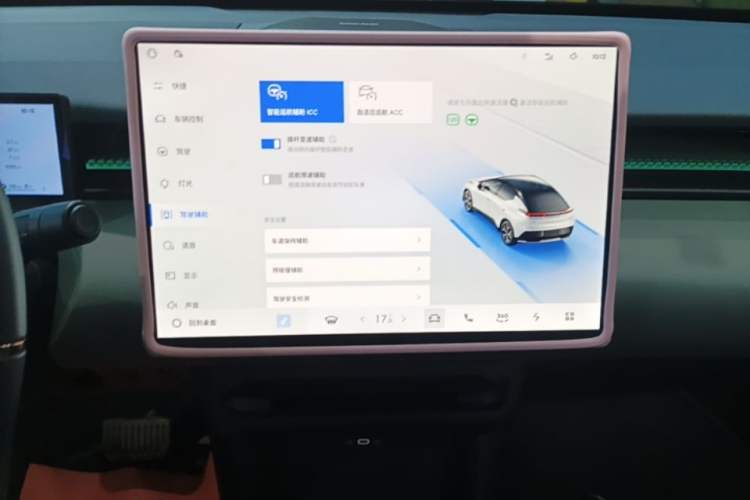 Used Lynk & Co Z20 2025 530 km Range Rear-Wheel Drive Pro Audio And AC Panel