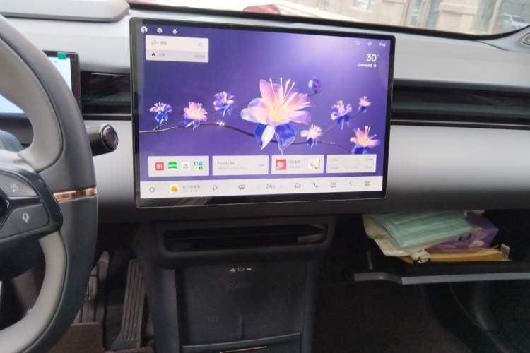 Used Lynk & Co Z20 2025 530 km Range Rear-Wheel Drive Max Audio And AC Panel
