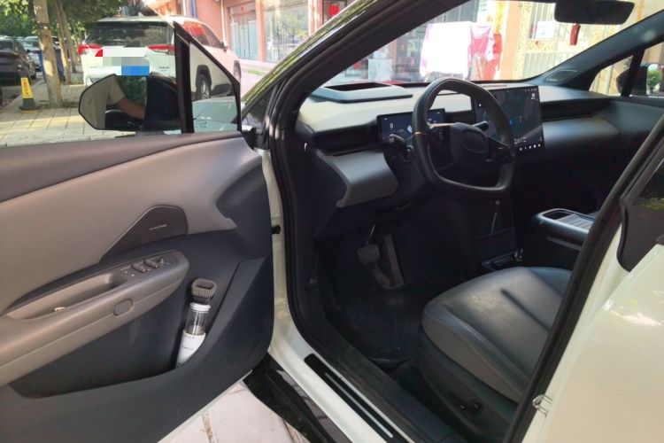 Used Lynk & Co Z20 2025 530 km Range Rear-Wheel Drive Max Driver Seat