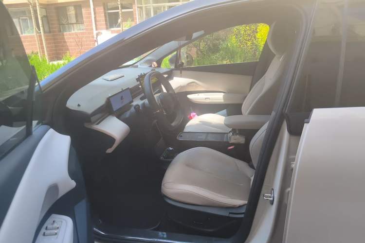 Used Lynk & Co Z20 2025 530 km Range Rear-Wheel Drive Pro Driver Seat