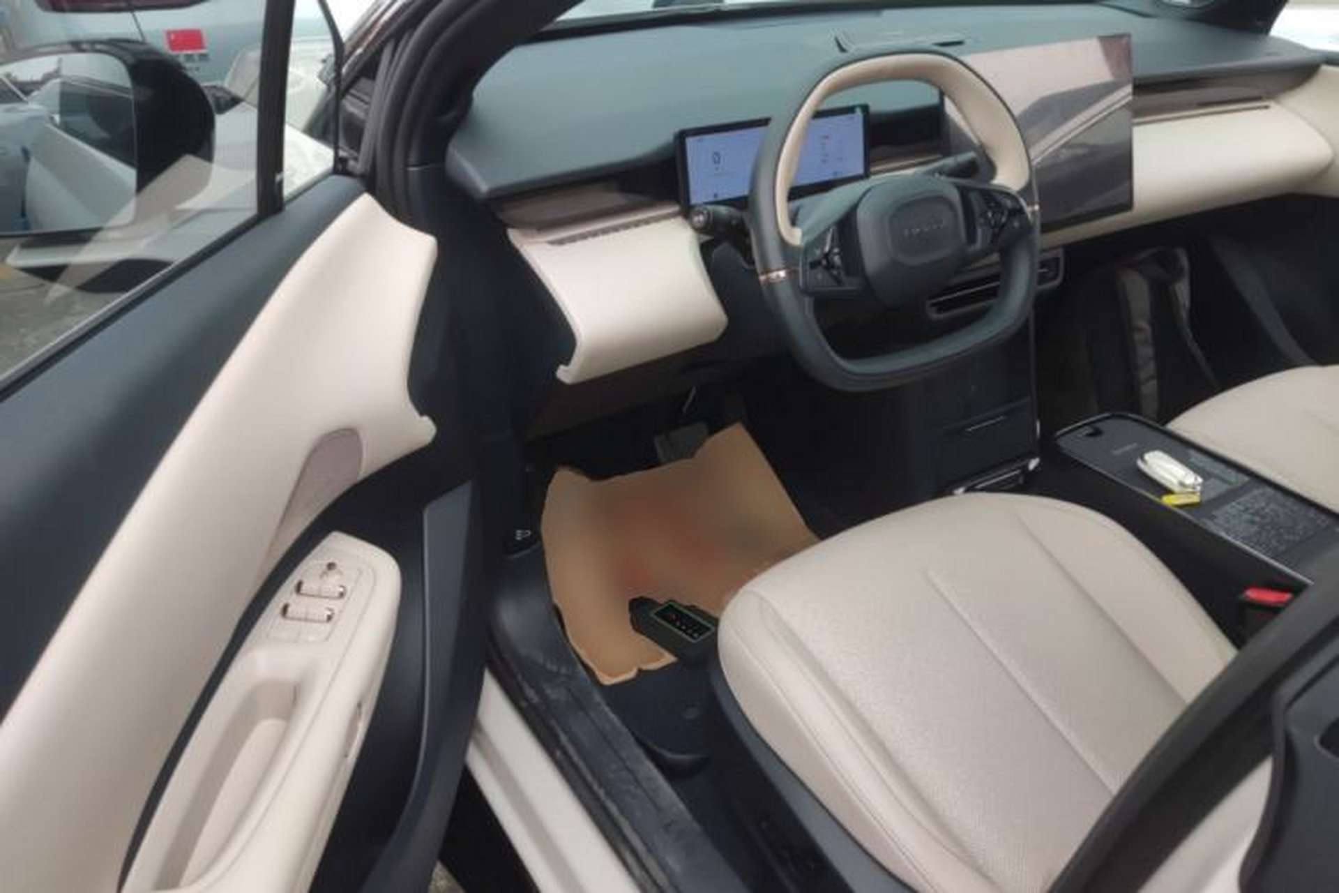 Used Lynk & Co Z20 2025 530 km Range Rear-Wheel Drive Pro Driver Seat