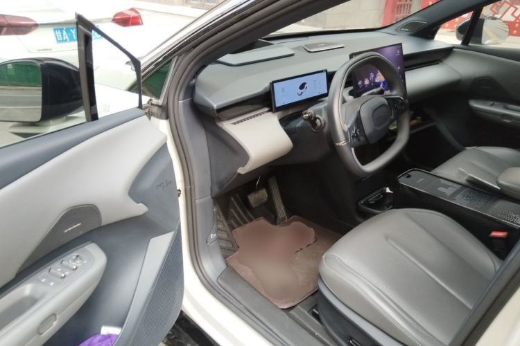 Used Lynk & Co Z20 2025 530 km Range Rear-Wheel Drive Max Driver Seat