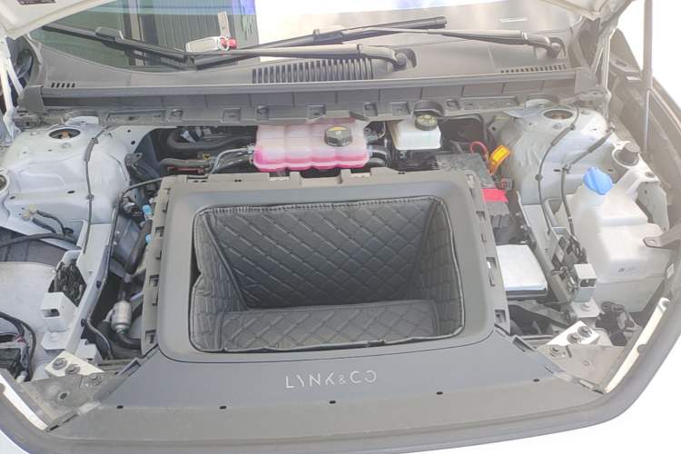 Used Lynk & Co Z20 2025 530 km Range Rear-Wheel Drive Pro Engine Bay