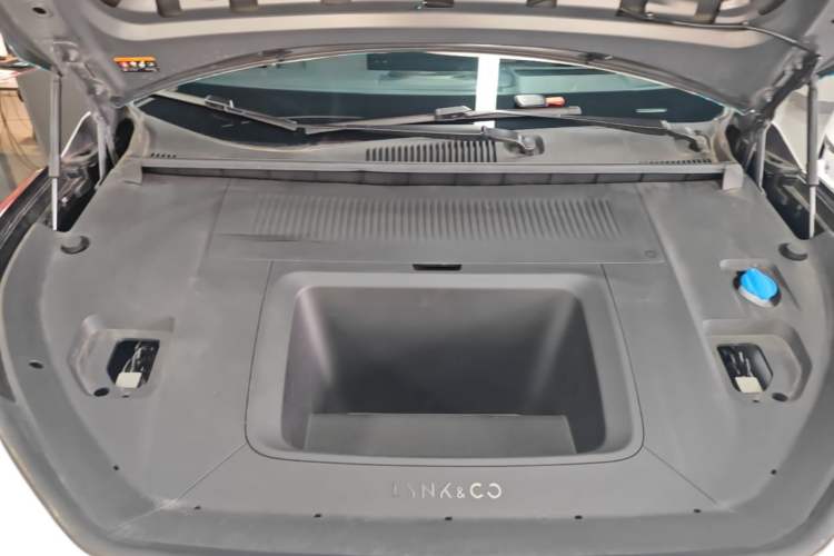 Used Lynk & Co Z20 2025 530 km Range Rear-Wheel Drive Max Engine Bay