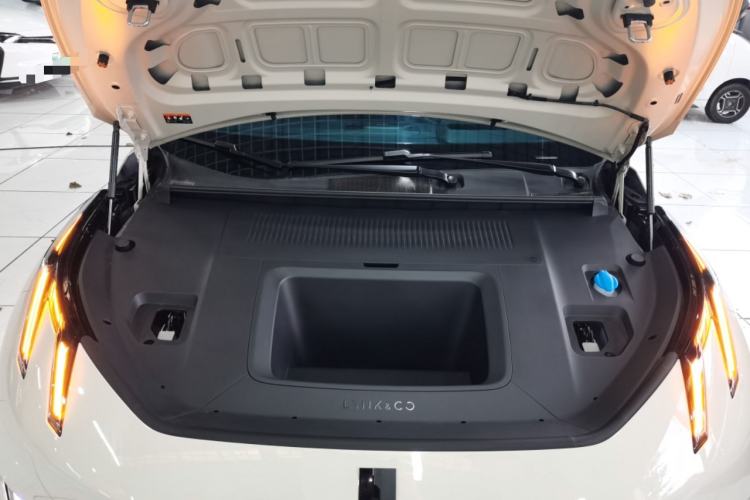 Used Lynk & Co Z20 2025 530 km Range Rear-Wheel Drive Max Engine Bay