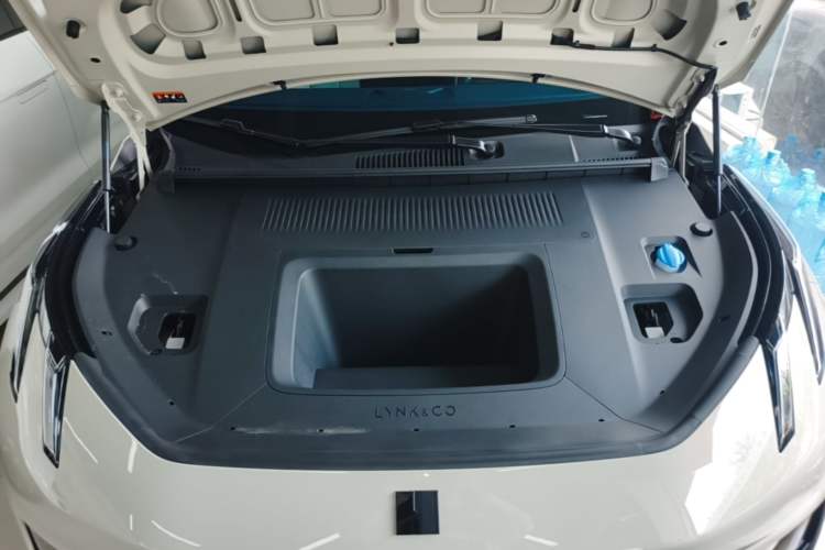 Used Lynk & Co Z20 2025 530 km Range Rear-Wheel Drive Pro Engine Bay
