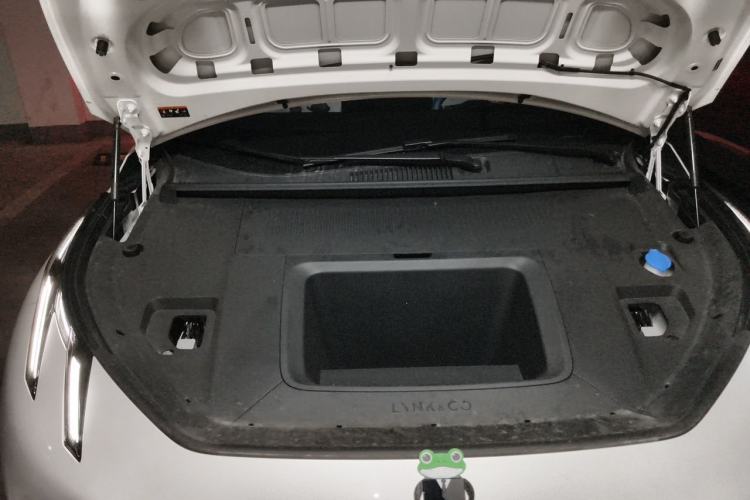 Used Lynk & Co Z20 2025 530 km Range Rear-Wheel Drive Max Engine Bay