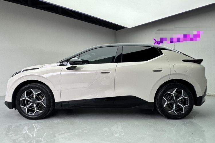 Used Lynk & Co Z20 2025 530 km Range Rear-Wheel Drive Pro Exterior 4