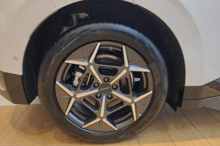 Used Lynk & Co Z20 2025 530 km Range Rear-Wheel Drive Max Exterior 5