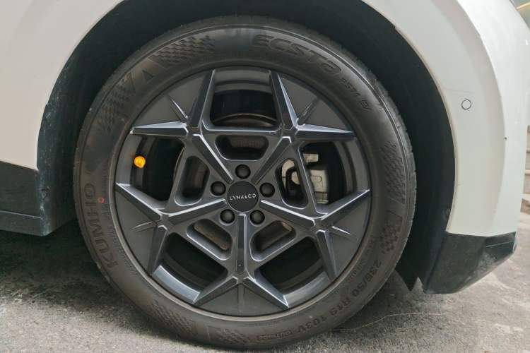 Used Lynk & Co Z20 2025 530 km Range Rear-Wheel Drive Pro Exterior 7