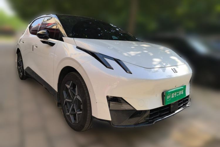 Used Lynk & Co Z20 2025 530 km Range Rear-Wheel Drive Max Front Right 45 Deg