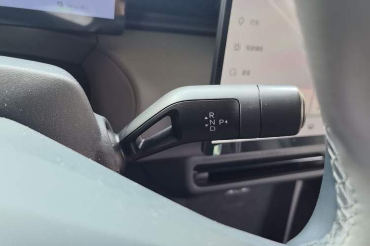 Used Lynk & Co Z20 2025 530 km Range Rear-Wheel Drive Max Gear Lever