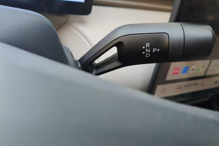 Used Lynk & Co Z20 2025 530 km Range Rear-Wheel Drive Max Gear Lever