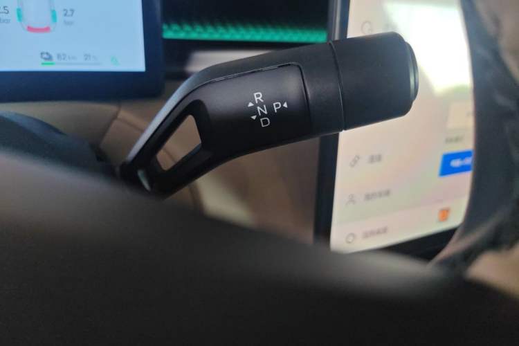 Used Lynk & Co Z20 2025 530 km Range Rear-Wheel Drive Pro Gear Lever