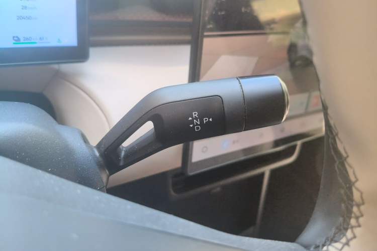 Used Lynk & Co Z20 2025 530 km Range Rear-Wheel Drive Pro Gear Lever