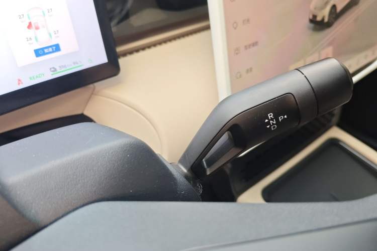 Used Lynk & Co Z20 2025 530 km Range Rear-Wheel Drive Max Gear Lever