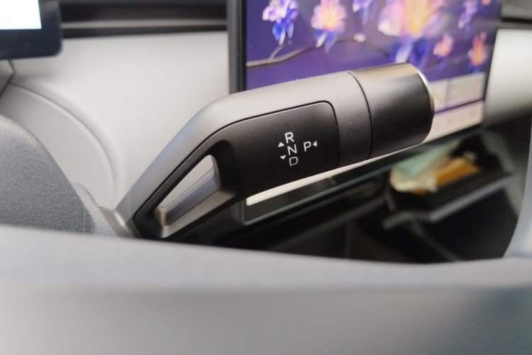 Used Lynk & Co Z20 2025 530 km Range Rear-Wheel Drive Max Gear Lever