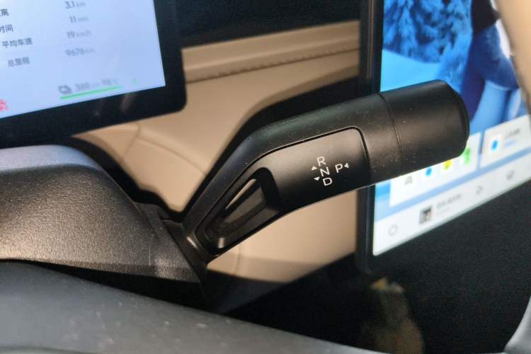 Used Lynk & Co Z20 2025 530 km Range Rear-Wheel Drive Max Gear Lever