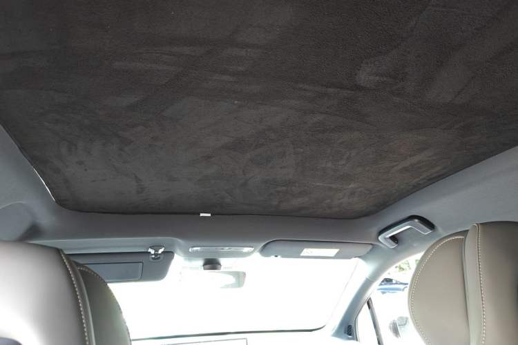 Used Lynk & Co Z20 2025 530 km Range Rear-Wheel Drive Pro Headliner