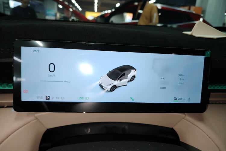 Used Lynk & Co Z20 2025 530 km Range Rear-Wheel Drive Pro Instrument Cluster