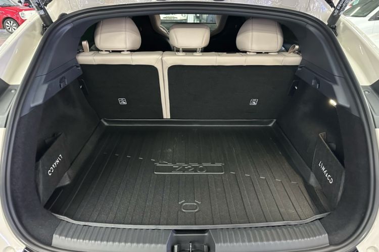 Used Lynk & Co Z20 2025 530 km Range Rear-Wheel Drive Pro Interior 1