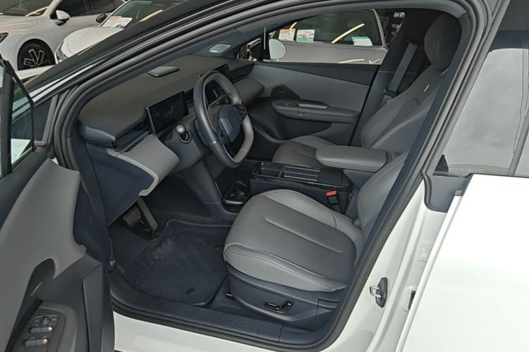 Used Lynk & Co Z20 2025 530 km Range Rear-Wheel Drive Pro Left Front Seat